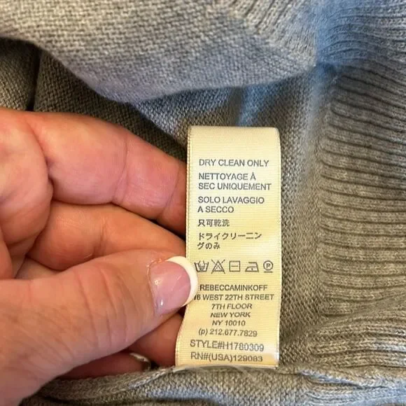 Rebecca Minkoff cotton long sleeve gray “heartbreaker” sweater Size XS EUC - Picture 10 of 10